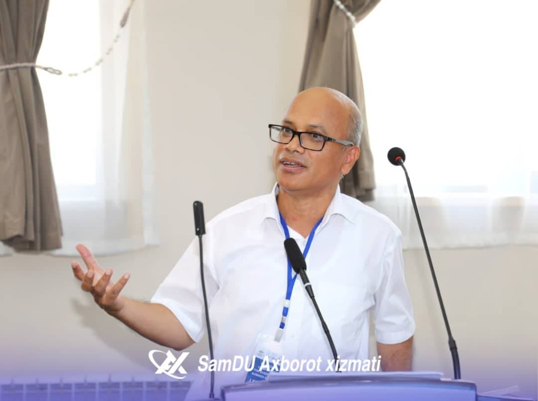 Professor Dr. Sazzad Hossain delivering keynote at Quantum Computing Summer School 2025